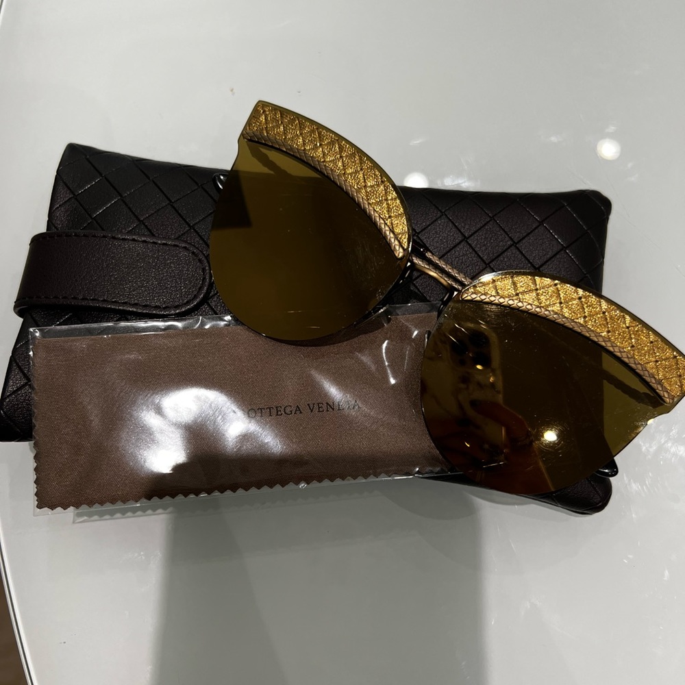 Bottega Veneta Cat Eye Sunglasses Gold